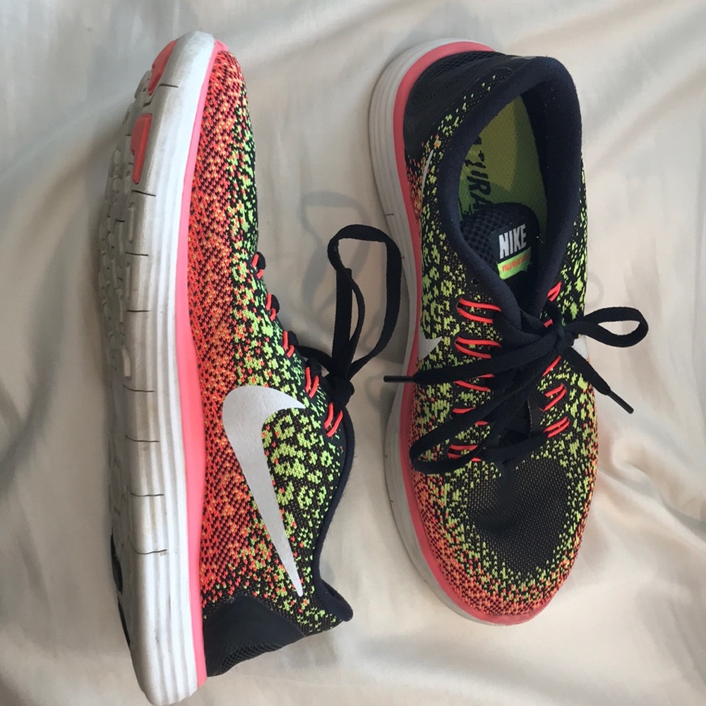 Women’s Nike Free Run Shoe Size 7.5